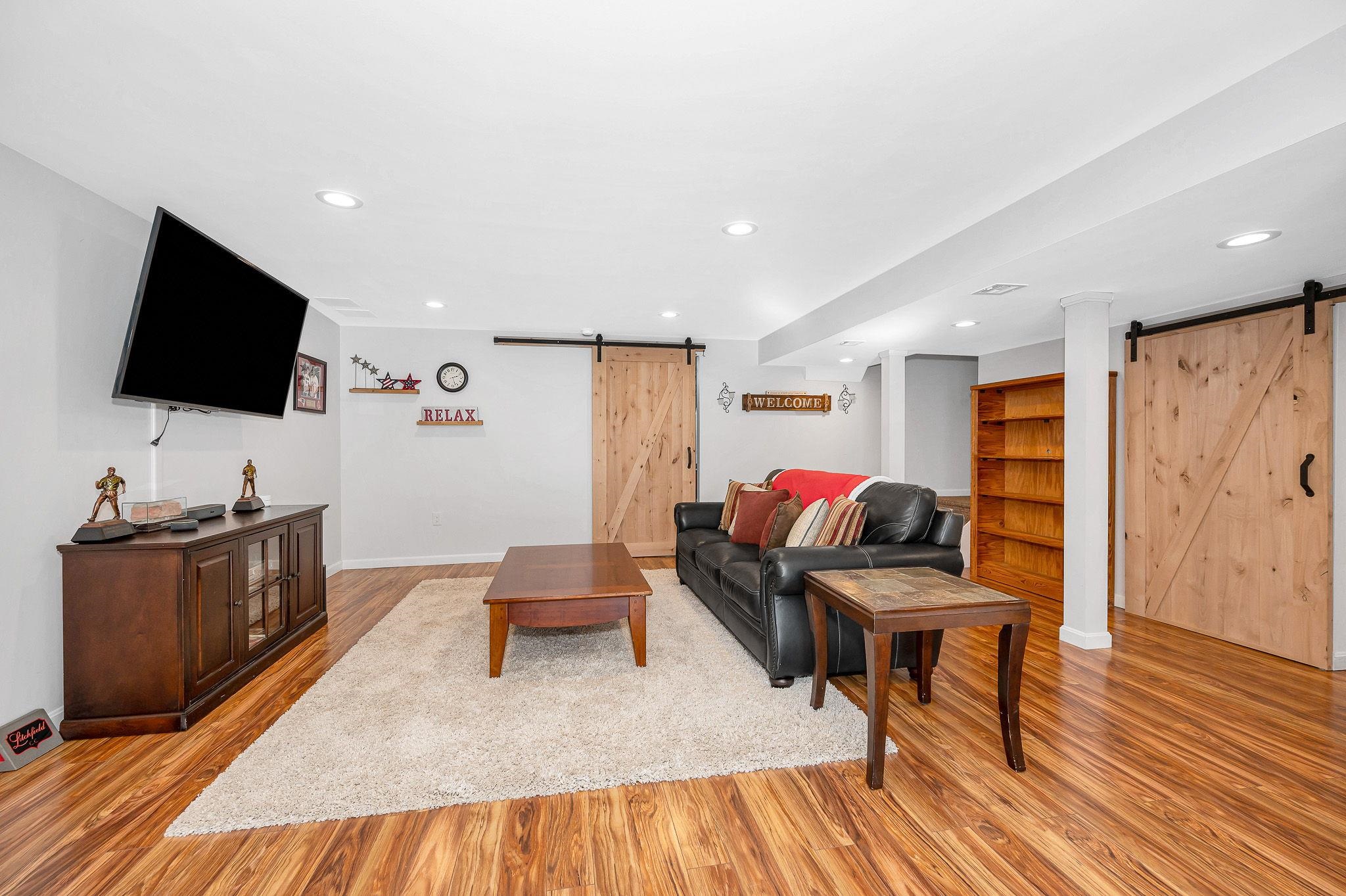 8 Crown Point Circle Merrimack, NH 03054 - Photo 30 of 41