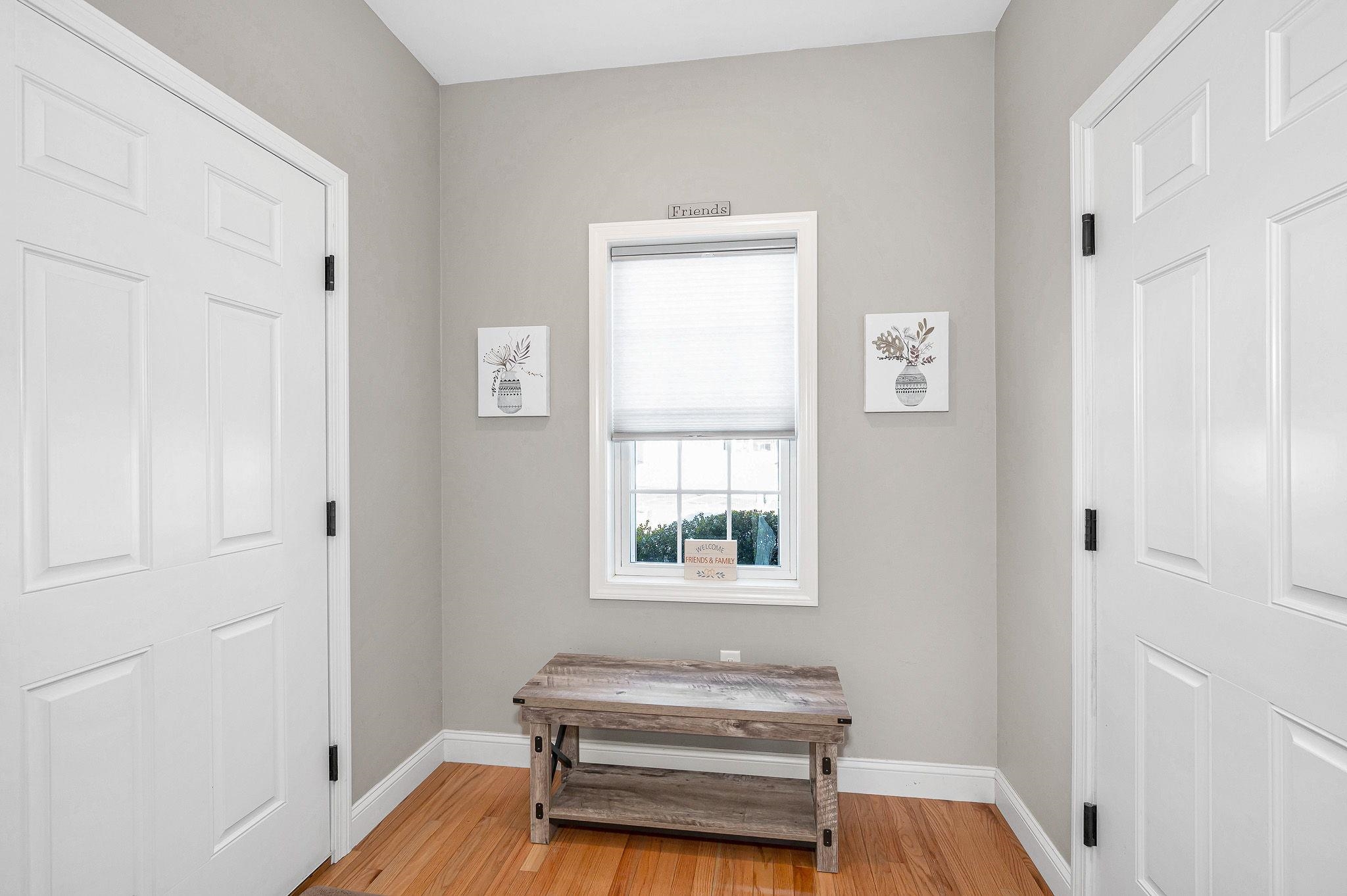 8 Crown Point Circle Merrimack, NH 03054 - Photo 3 of 41