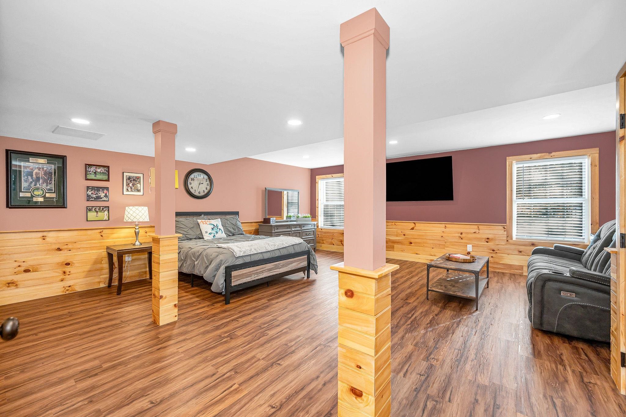 8 Crown Point Circle Merrimack, NH 03054 - Photo 31 of 41