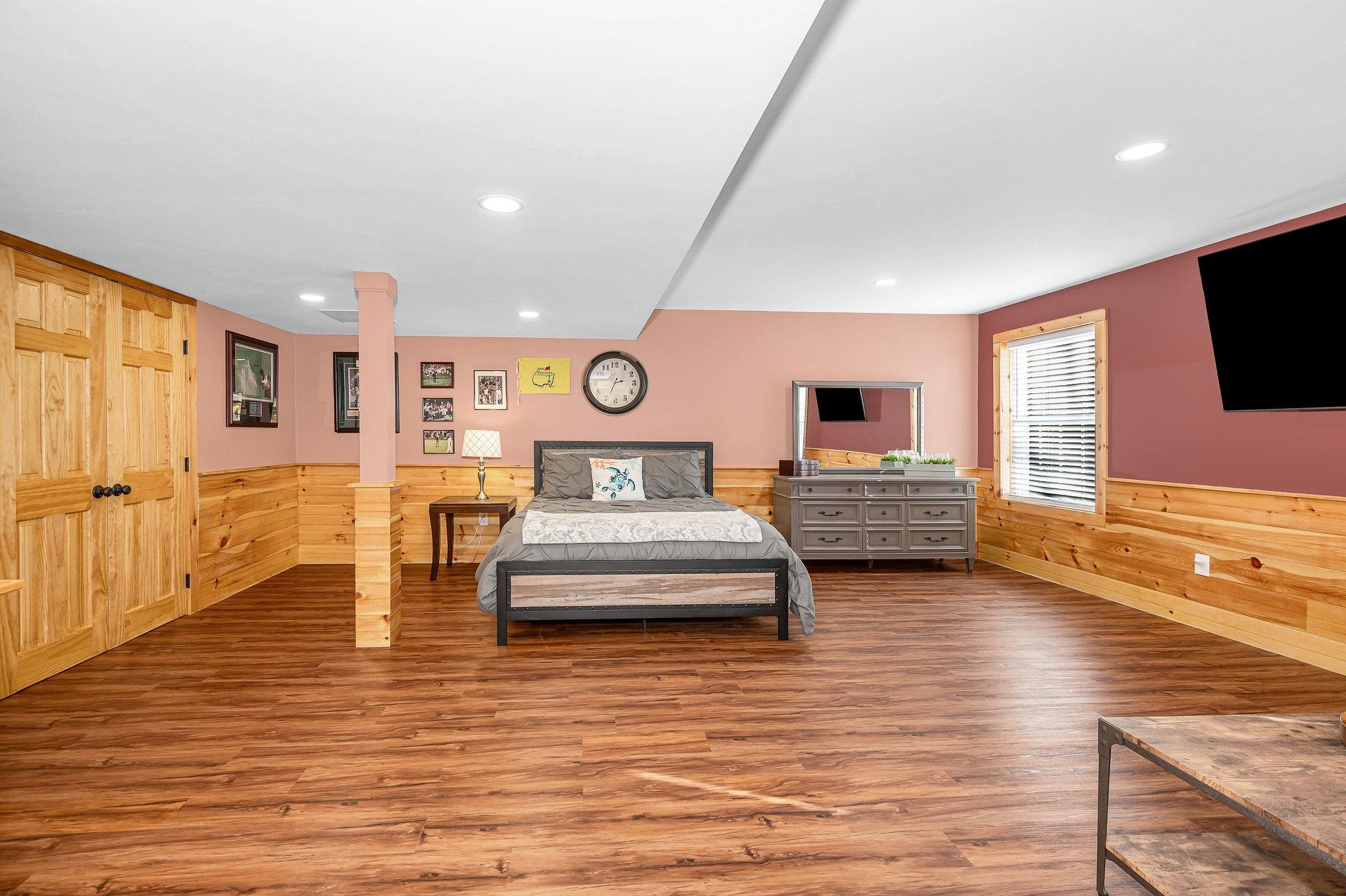 8 Crown Point Circle Merrimack, NH 03054 - Photo 32 of 41