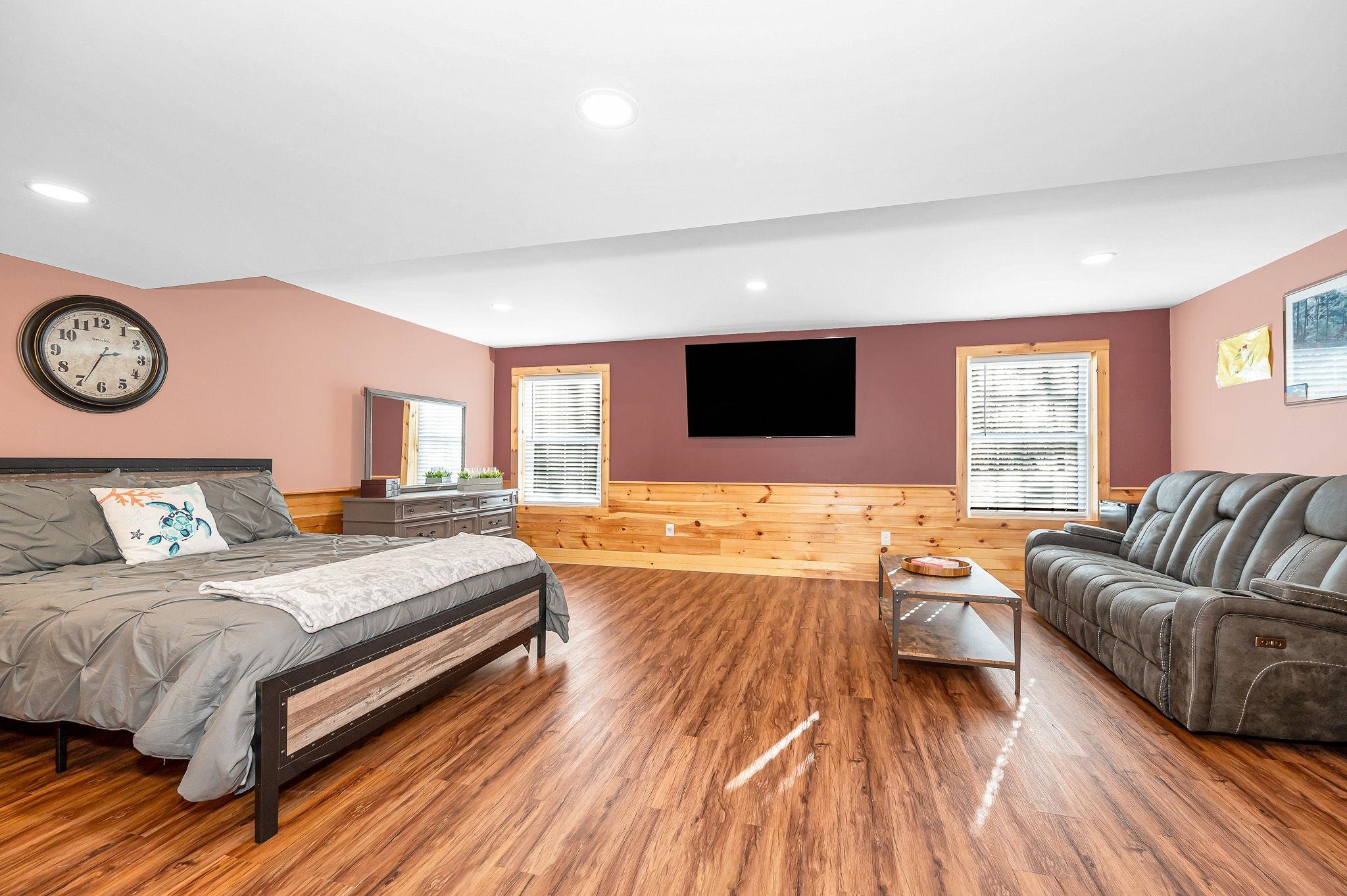 8 Crown Point Circle Merrimack, NH 03054 - Photo 33 of 41