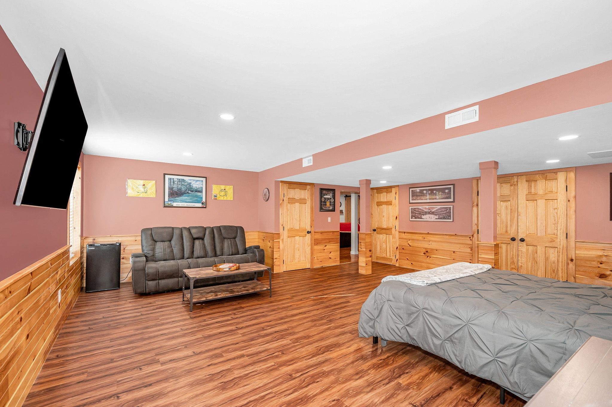 8 Crown Point Circle Merrimack, NH 03054 - Photo 35 of 41