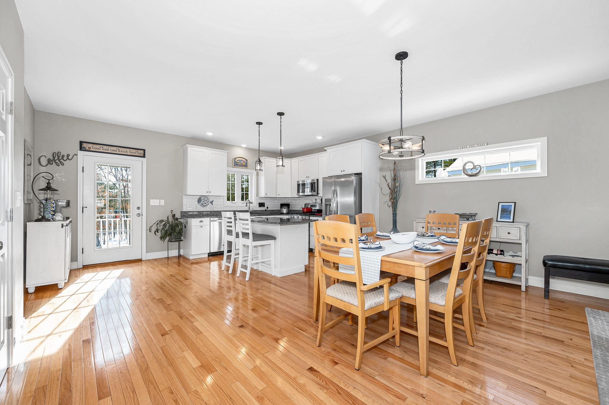 8 Crown Point Circle Merrimack, NH 03054 - Photo 8 of 41