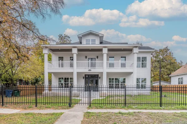$1,550 | 121 West Highland Boulevard, Unit 101, San Antonio, TX 78210
