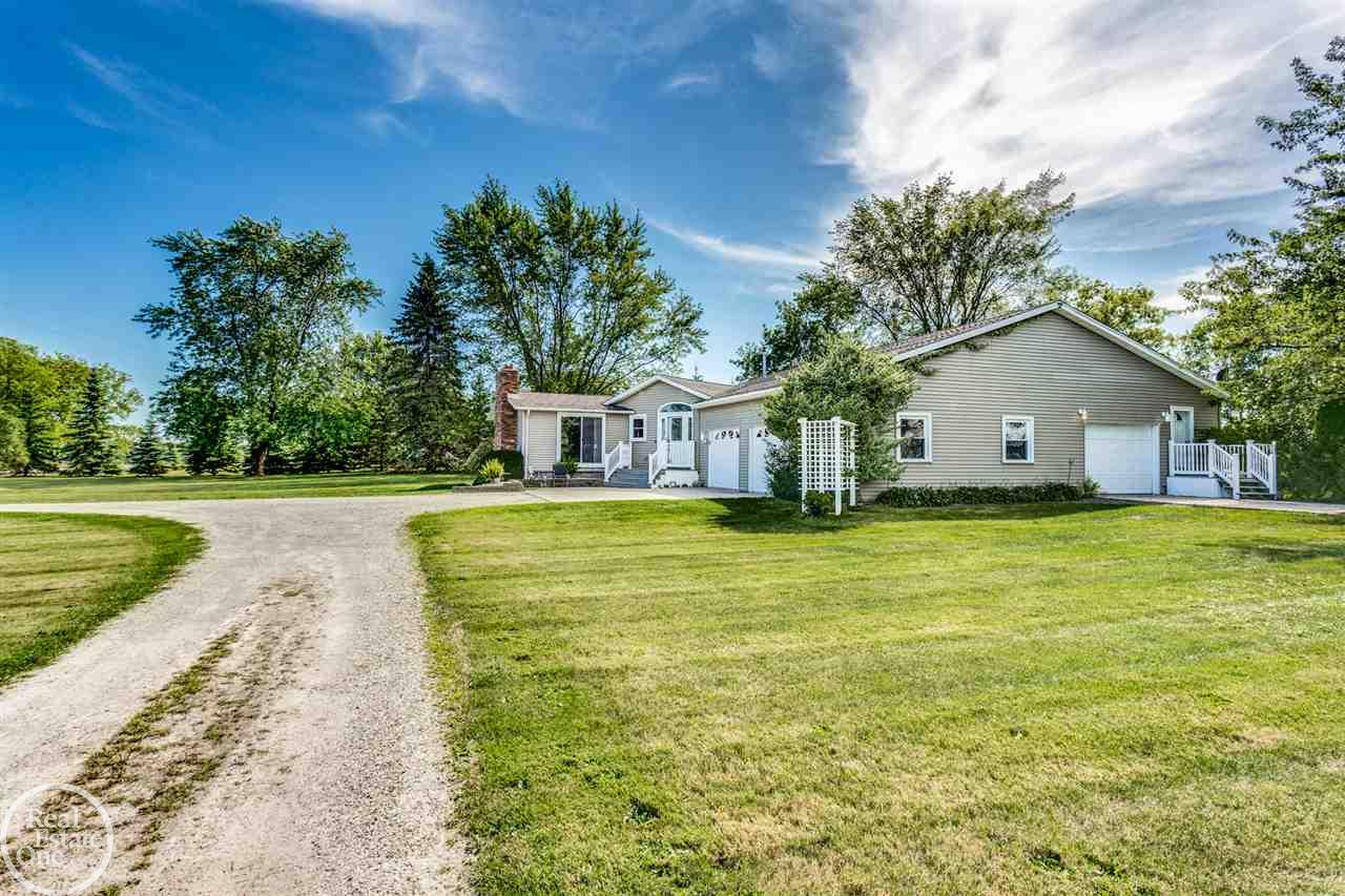 8029 Gibbons Road Jeddo, MI 48032 - Photo 4 of 46
