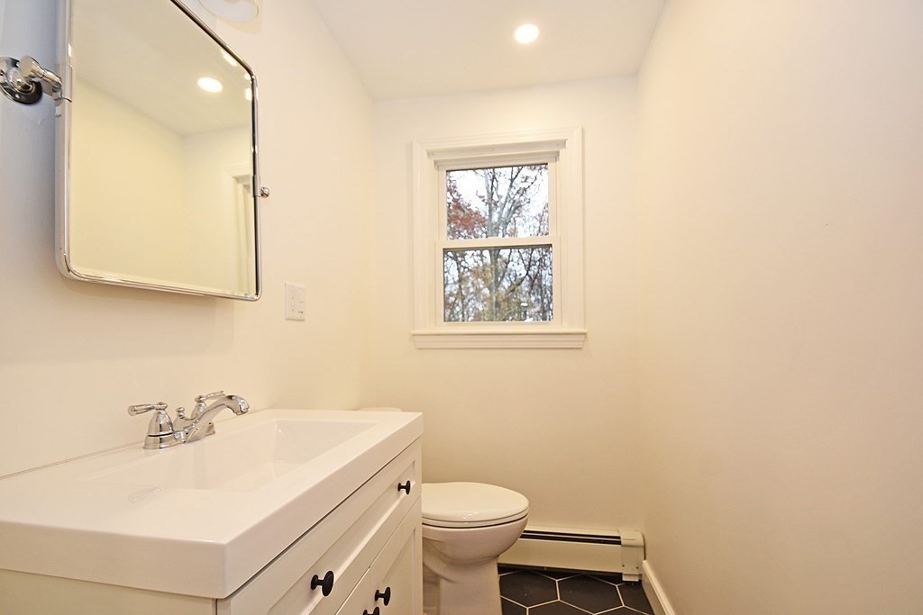 16 Croydon Road Norwood, MA 02062 - Photo 17 of 19 Gallery Image 17