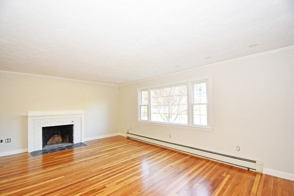 16 Croydon Road Norwood, MA 02062 - Photo 7 of 19 Gallery Image 7