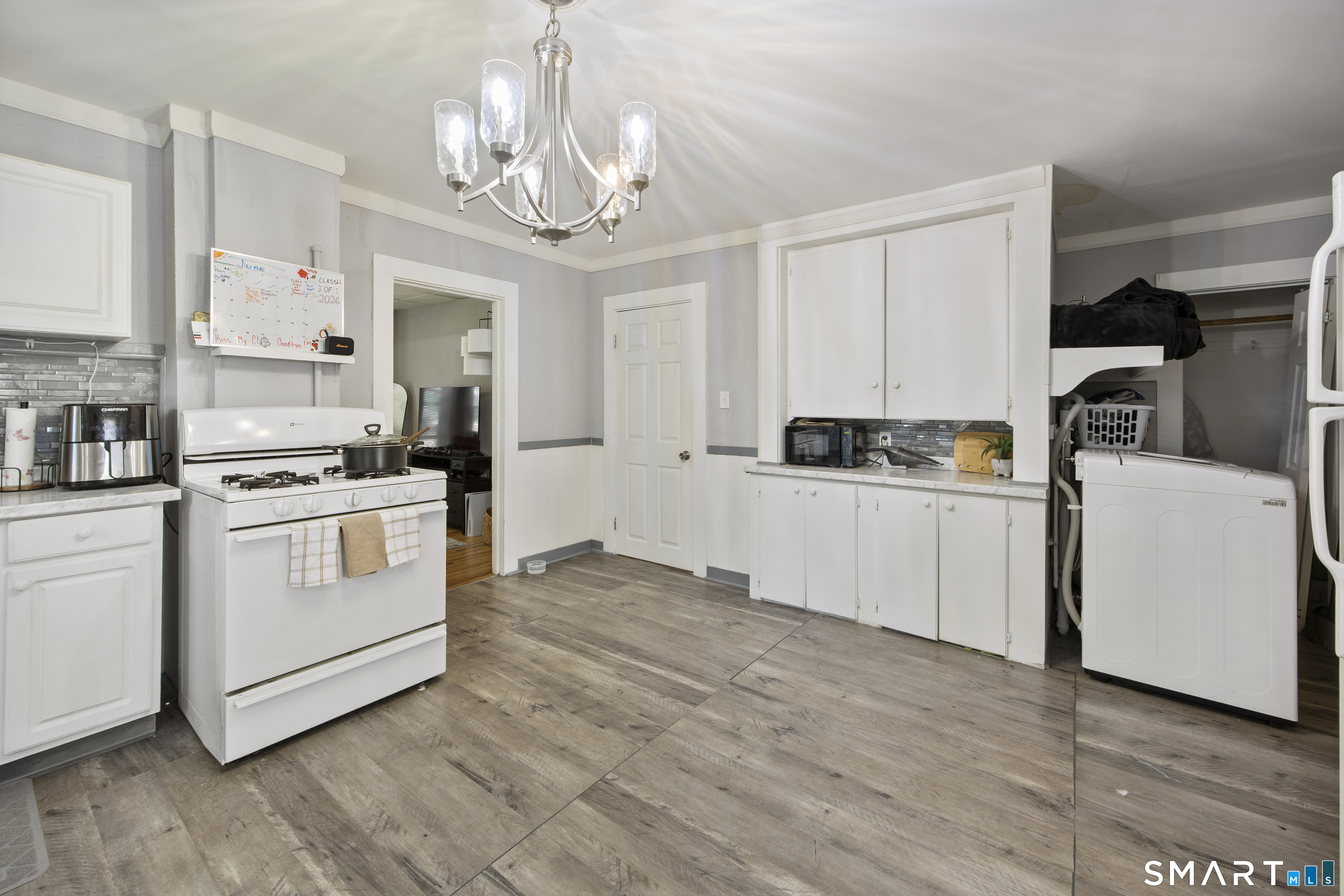 12 Arch Street Manchester, CT 06040 - Photo 13 of 40