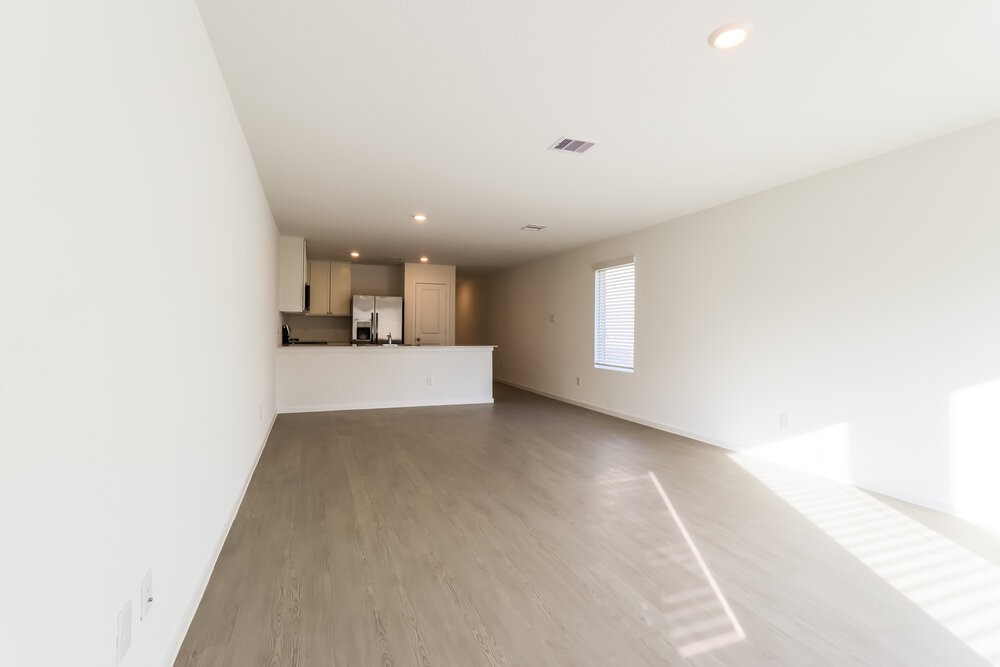 609 Craven Street Conroe, TX 77316 - Photo 5 of 16