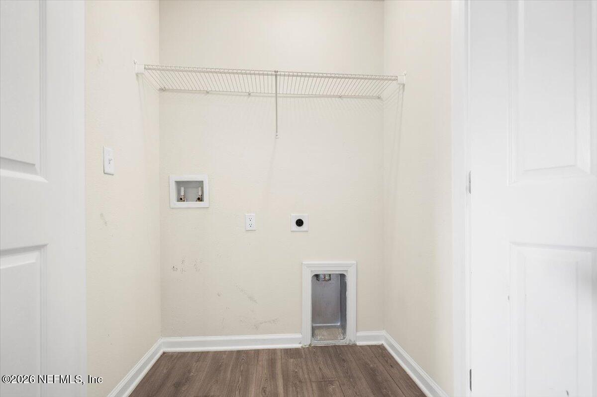 3094 Jennings Road Jacksonville, FL 32218 - Photo 13 of 33 a view of an empty room