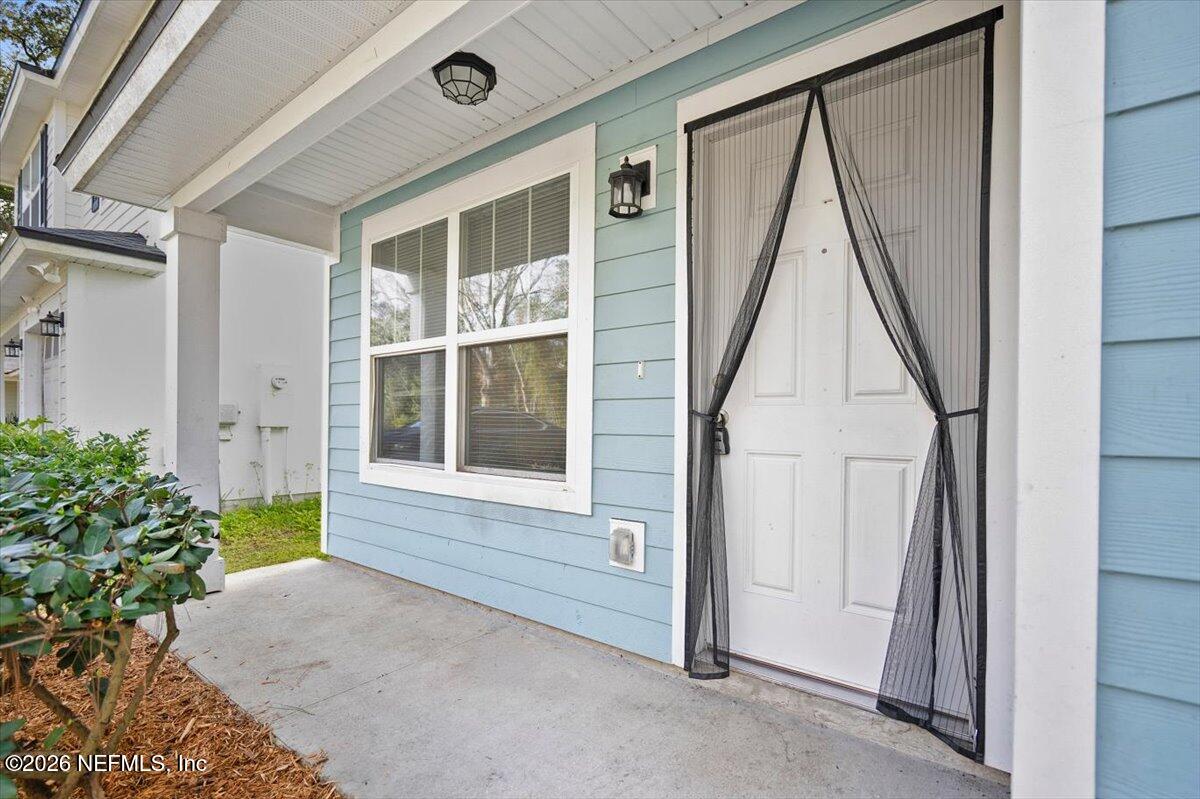 3094 Jennings Road Jacksonville, FL 32218 - Photo 3 of 33 a view of front door of house