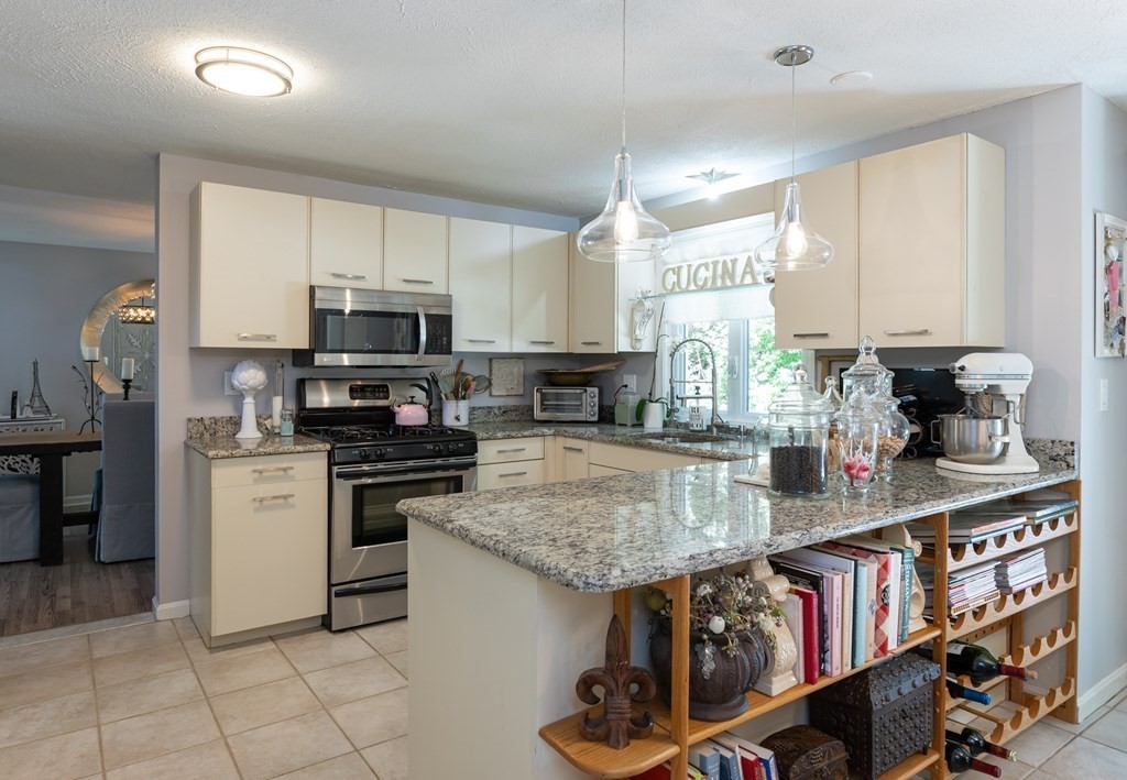 303 Fox Run Road, Unit 303 Hudson, NH 03051 - Photo 12 of 42