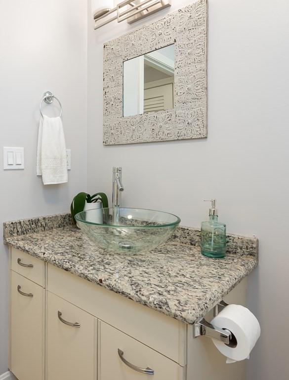 303 Fox Run Road, Unit 303 Hudson, NH 03051 - Photo 15 of 42