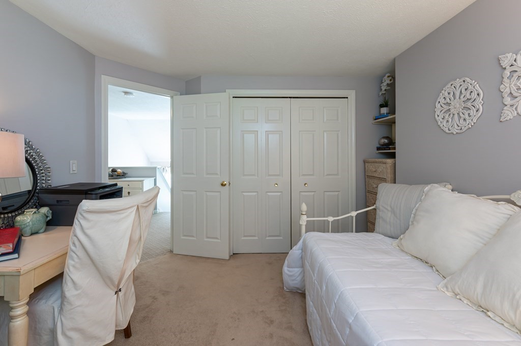 303 Fox Run Road, Unit 303 Hudson, NH 03051 - Photo 31 of 42
