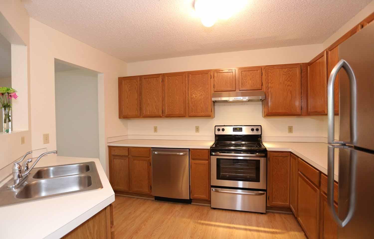 7689 Nicholas Way Chanhassen, MN 55317 - Photo 4 of 12