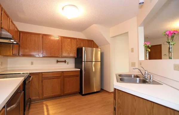 $2,000 | 7689 Nicholas Way, Chanhassen, MN 55317