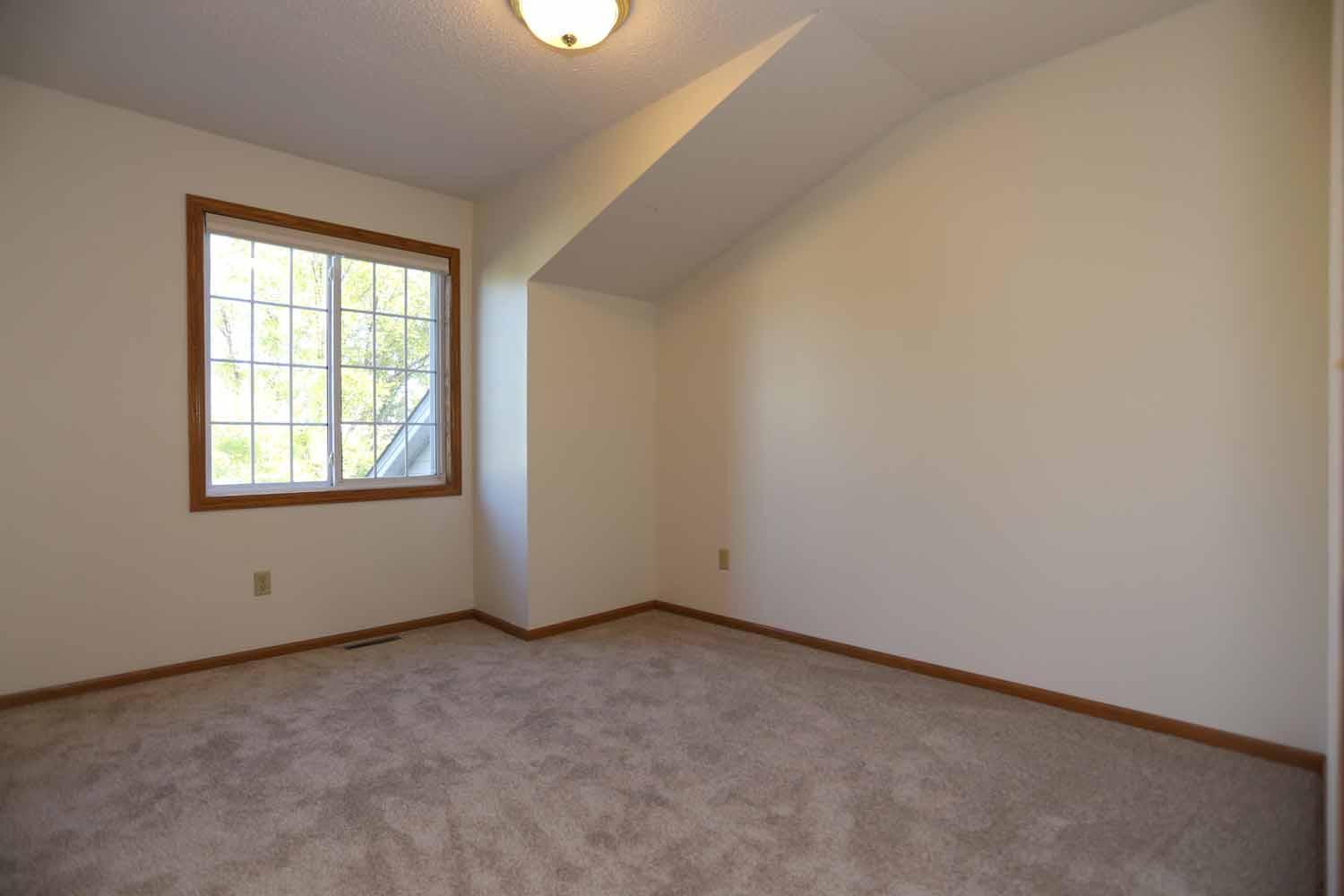 7689 Nicholas Way Chanhassen, MN 55317 - Photo 10 of 12