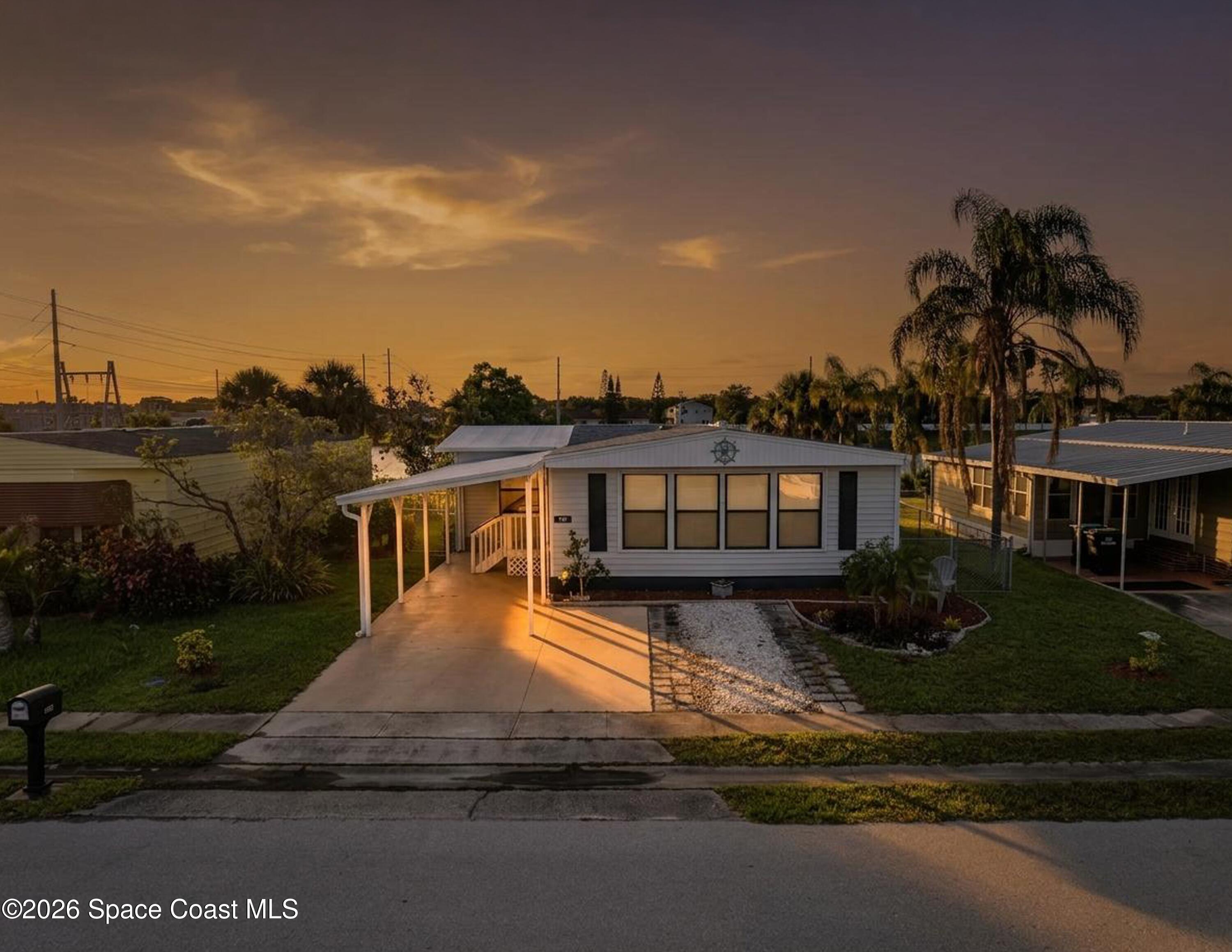 1724 Mango Street Northeast Palm Bay, FL 32905 - Photo 2 of 48 Twighlight
