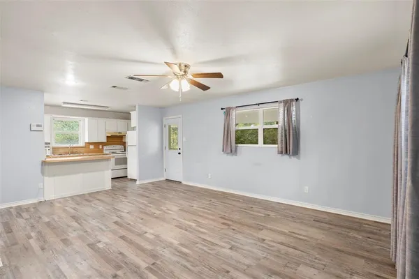$175,000 | 521 Hilltop Drive, Tool, TX 75143