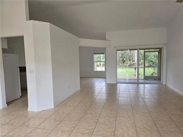 $2,800 | 481 10th Avenue Northwest, Naples, FL 34120