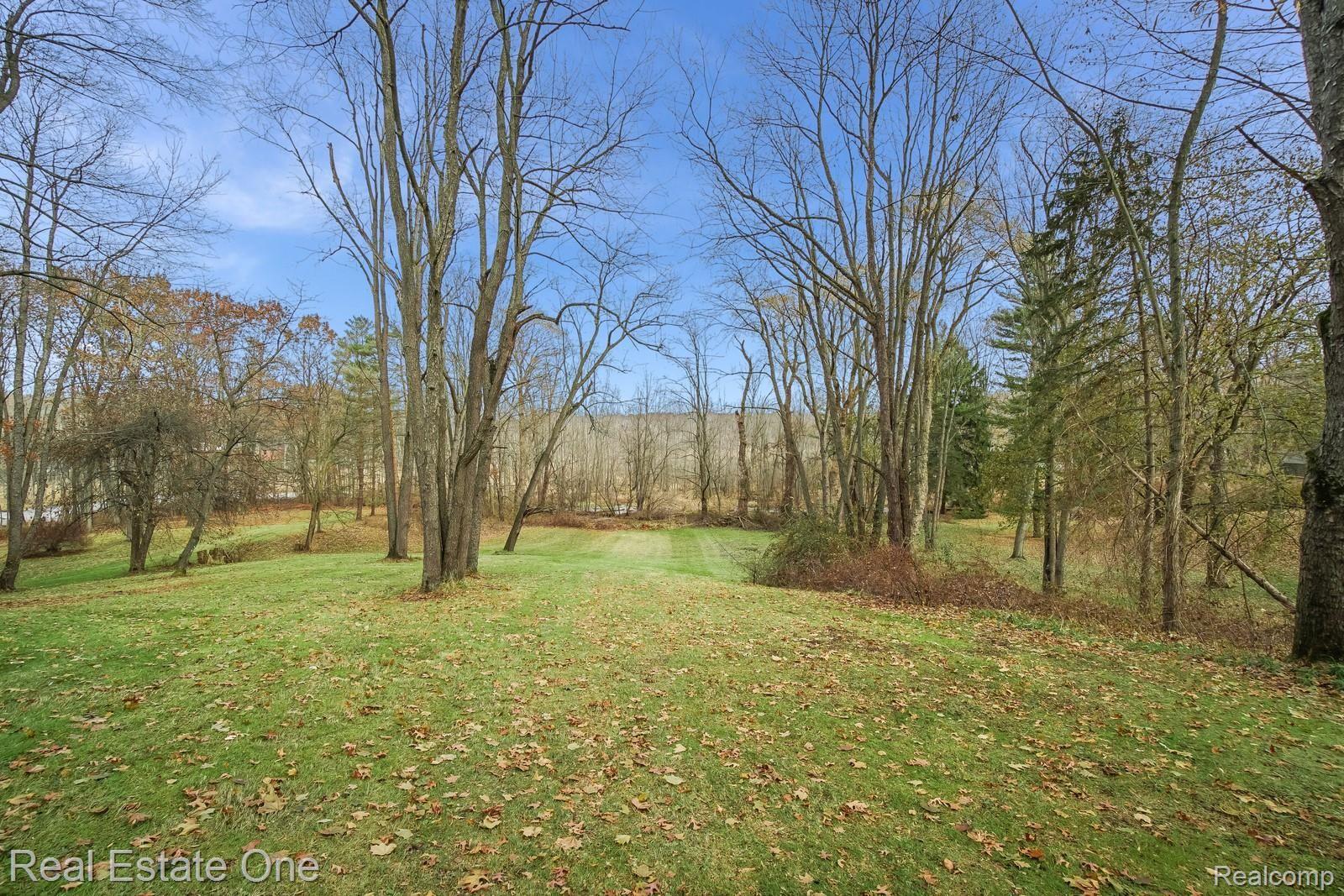 620 Charlesina Drive Rochester, MI 48306 - Photo 31 of 34 DSC01962.jpg