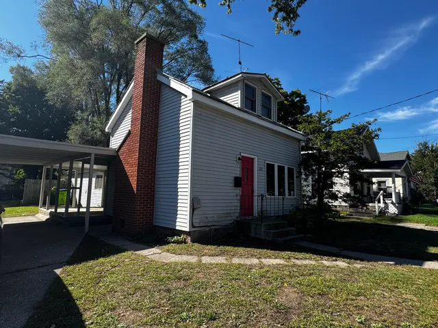 $158,000 | 213 West Montcalm Street, Greenville, MI 48838