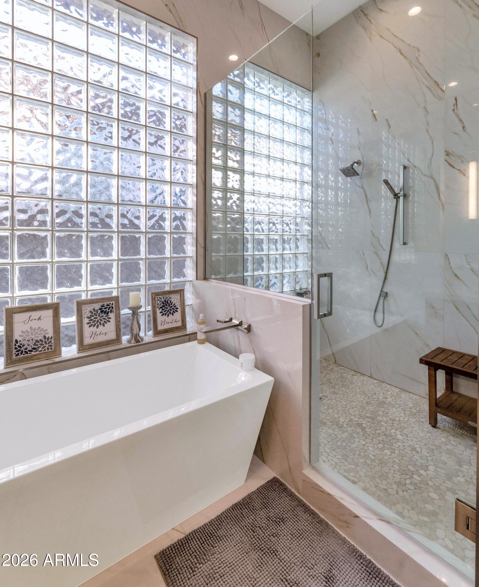 6417 North 30th Way Phoenix, AZ 85016 - Photo 19 of 48 Glass Shower & Spa Bath