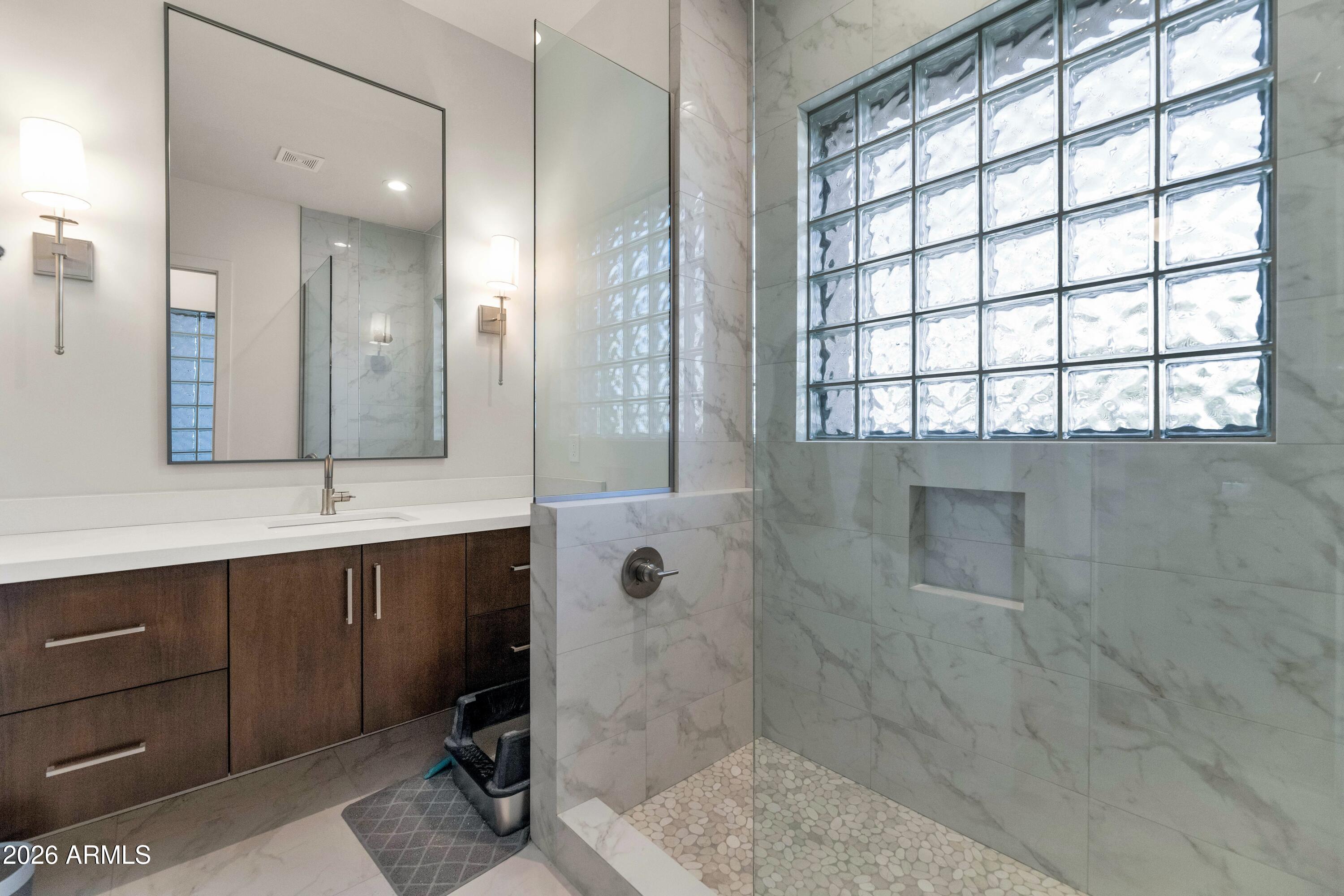 6417 North 30th Way Phoenix, AZ 85016 - Photo 25 of 48 Dual Vanity Bathroom Design