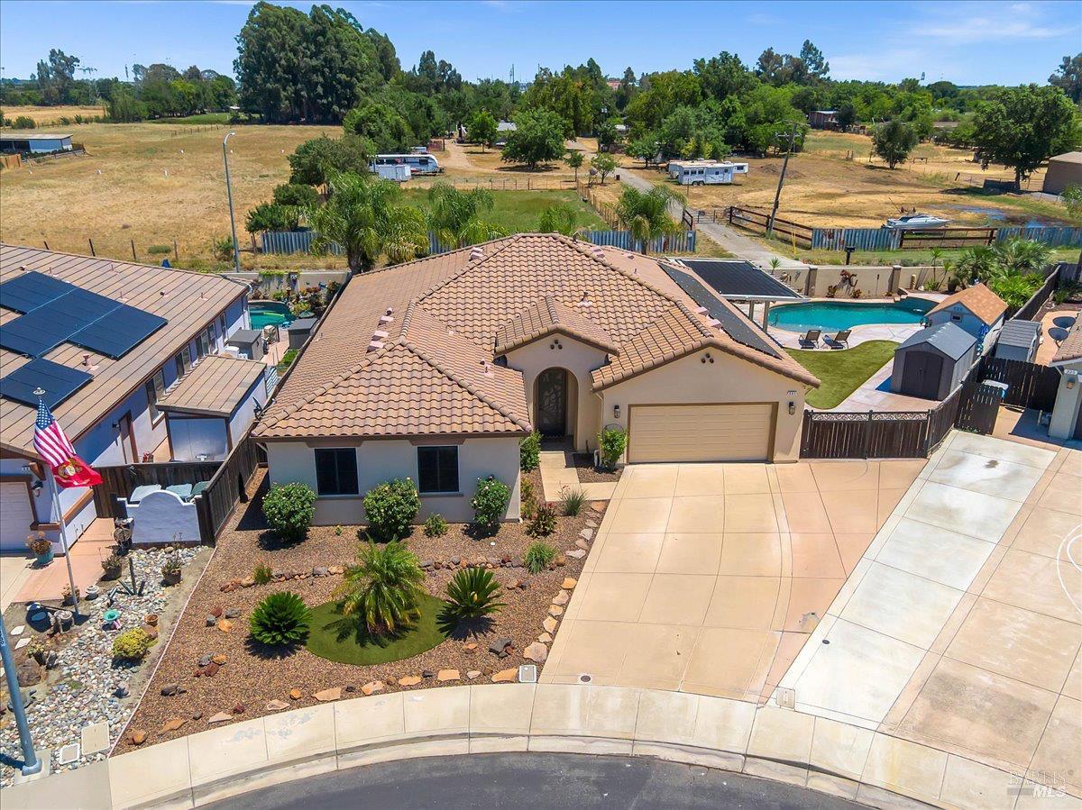 331 Frisbie Circle Vacaville, CA 95688 - Photo 4 of 93
