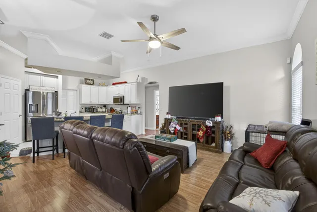 $3,750 | 146 Fernwood Crescent, Royal Palm Beach, FL 33411