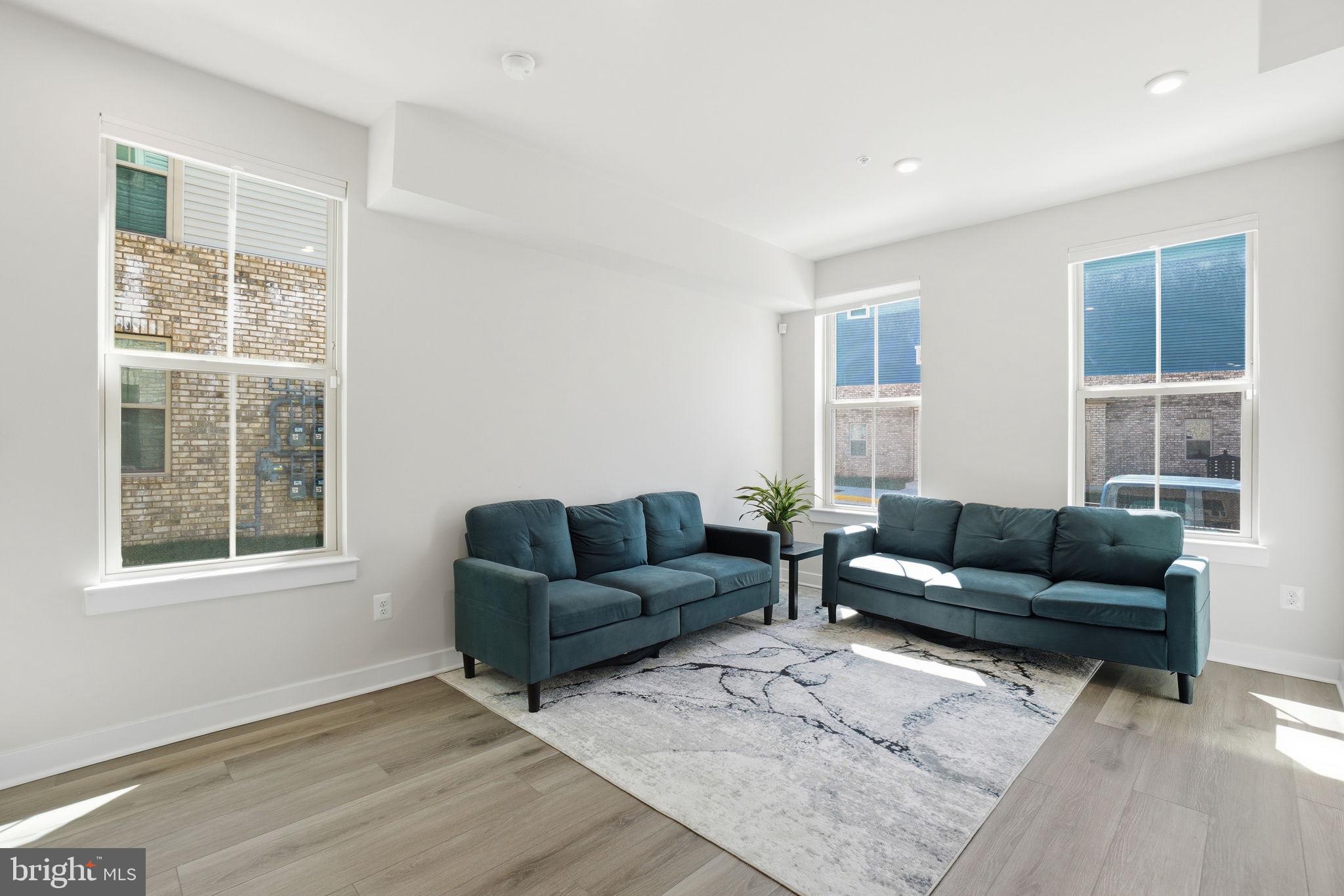 42548 Invergordon Terrace Sterling, VA 20166 - Photo 11 of 30