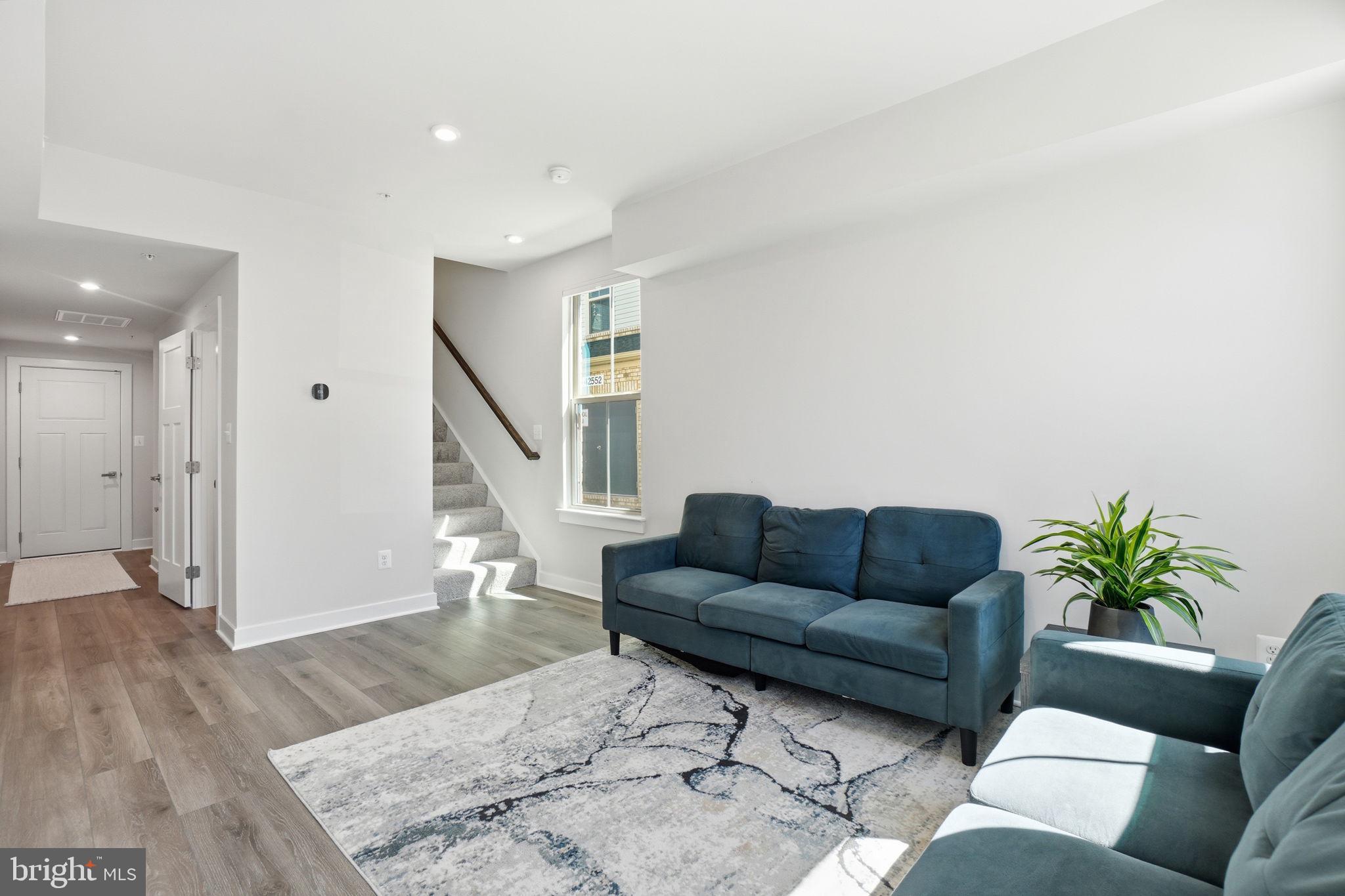 42548 Invergordon Terrace Sterling, VA 20166 - Photo 12 of 30