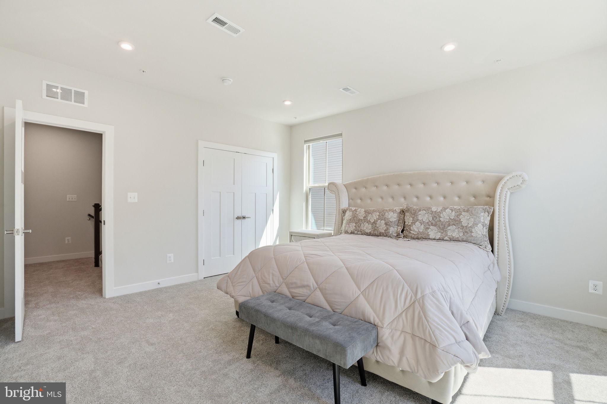 42548 Invergordon Terrace Sterling, VA 20166 - Photo 16 of 30