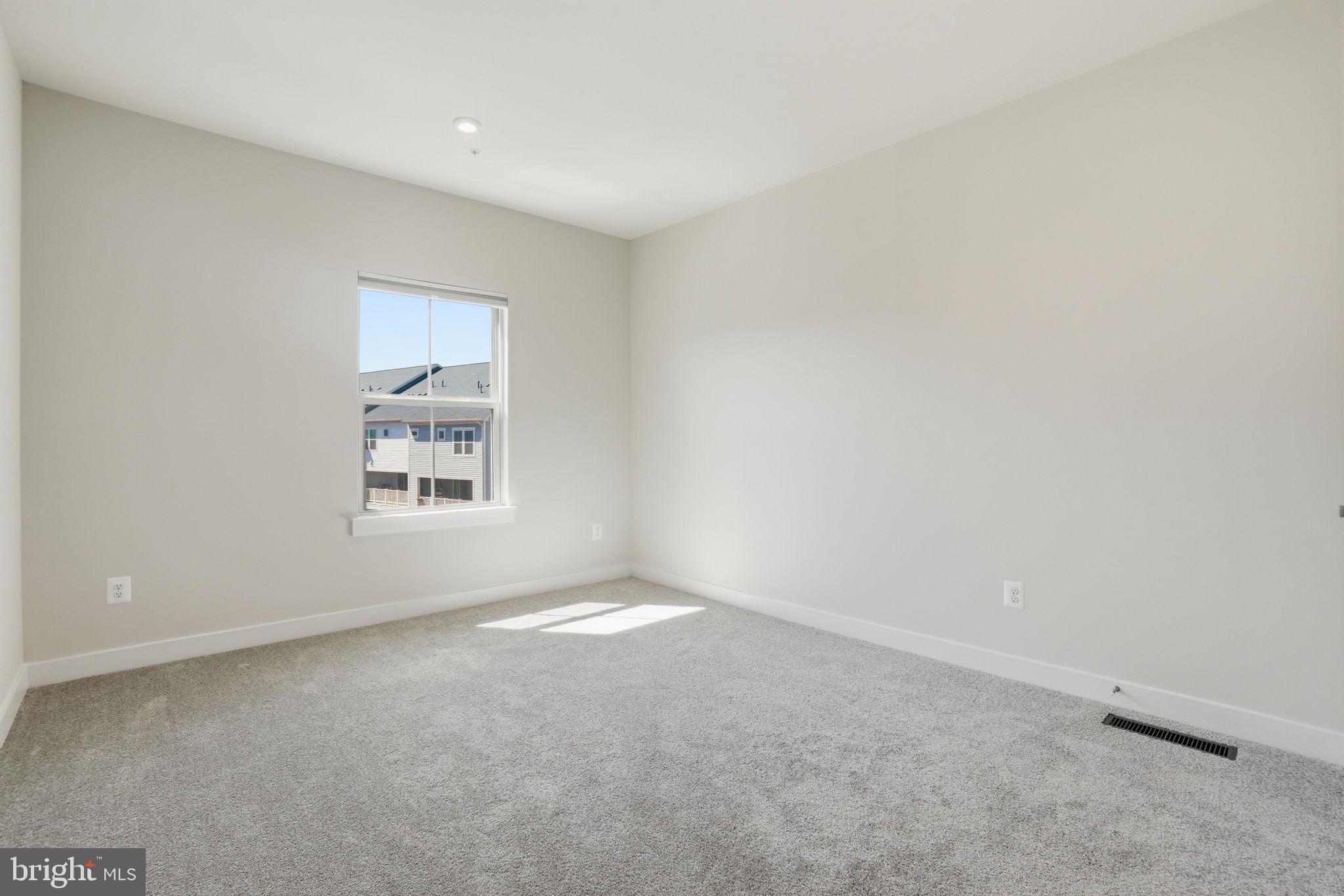 42548 Invergordon Terrace Sterling, VA 20166 - Photo 21 of 30