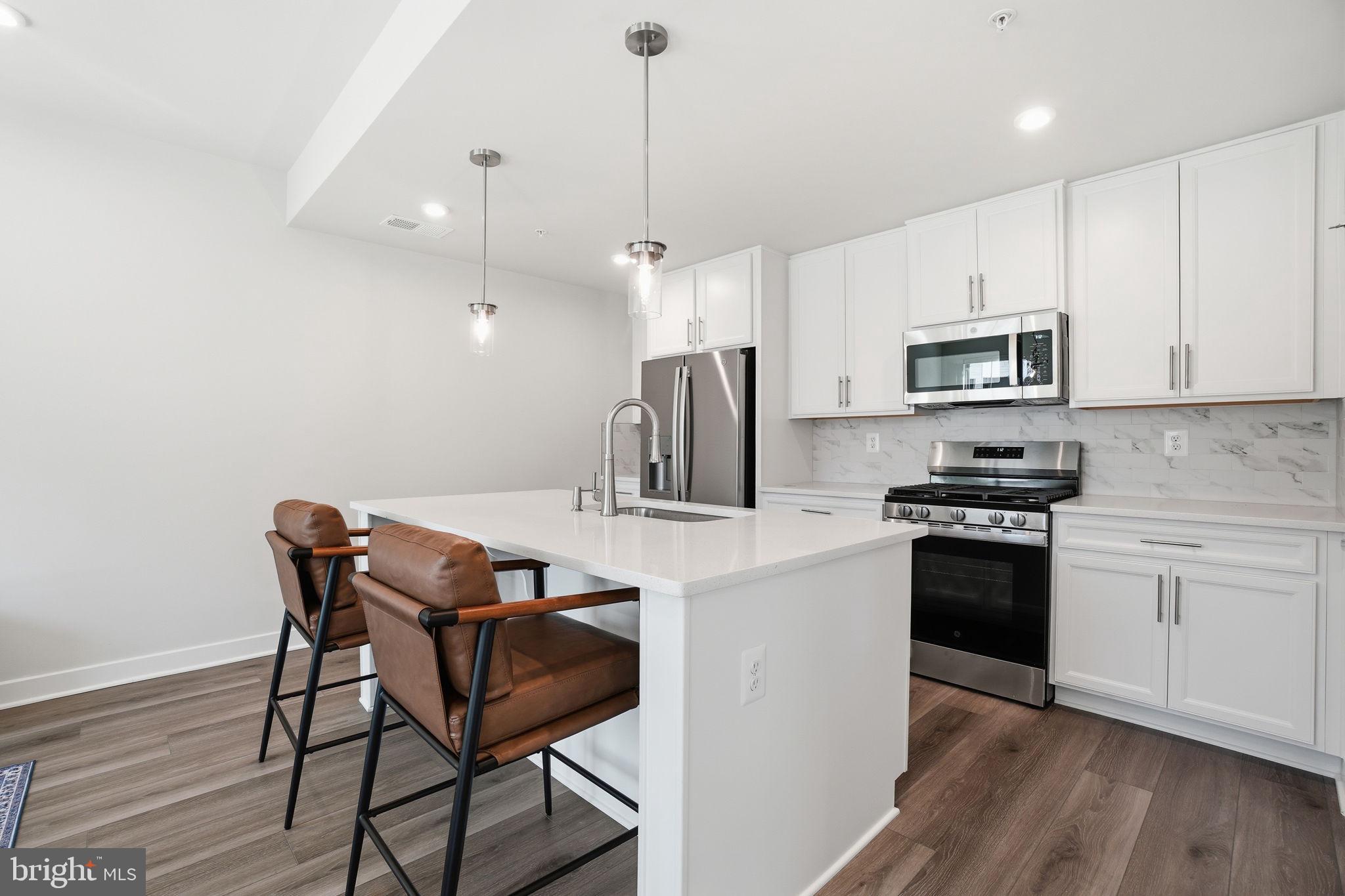 42548 Invergordon Terrace Sterling, VA 20166 - Photo 5 of 30