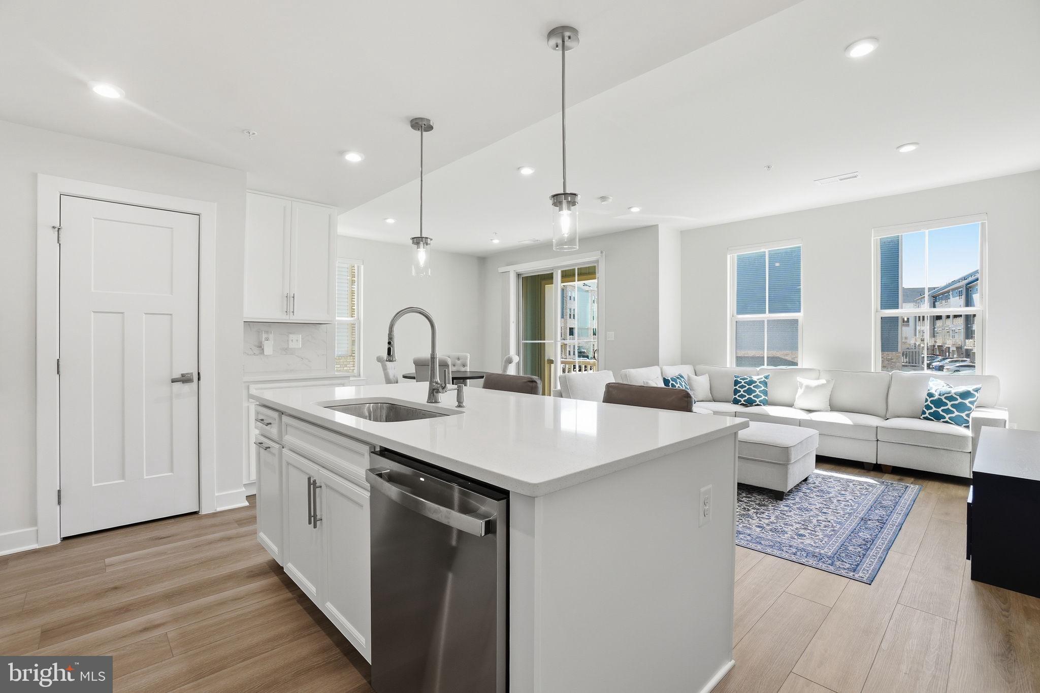 42548 Invergordon Terrace Sterling, VA 20166 - Photo 6 of 30