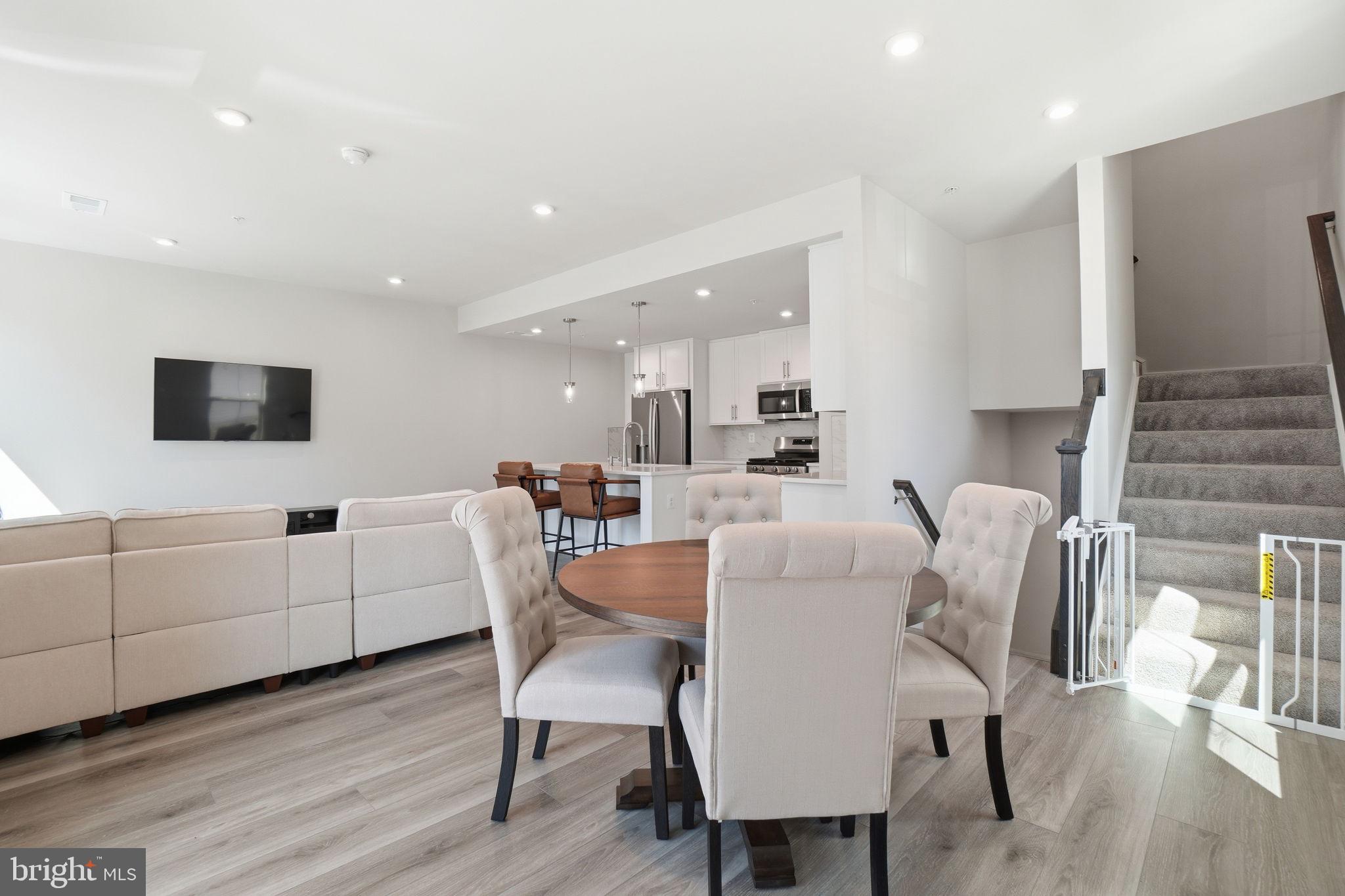 42548 Invergordon Terrace Sterling, VA 20166 - Photo 9 of 30