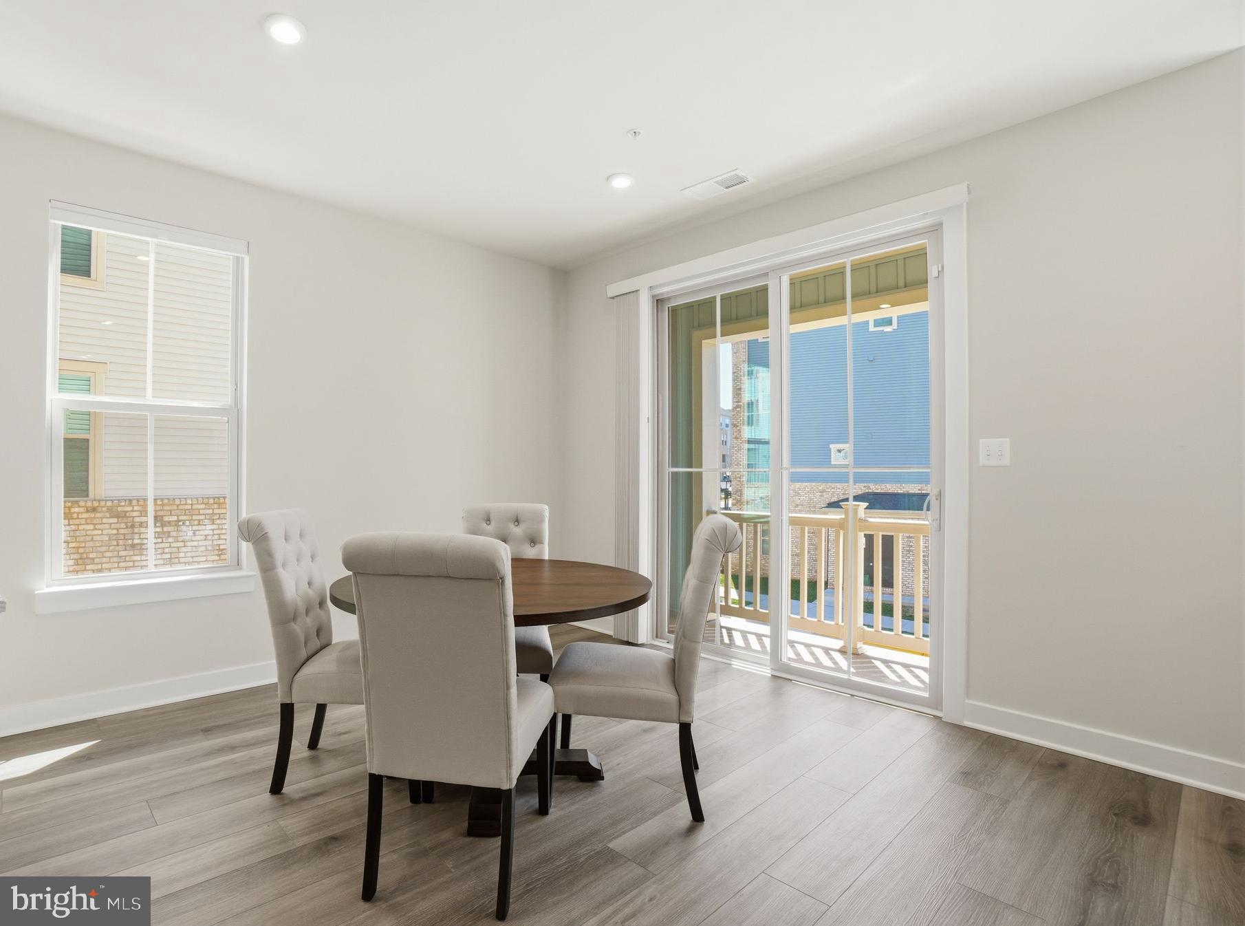 42548 Invergordon Terrace Sterling, VA 20166 - Photo 10 of 30