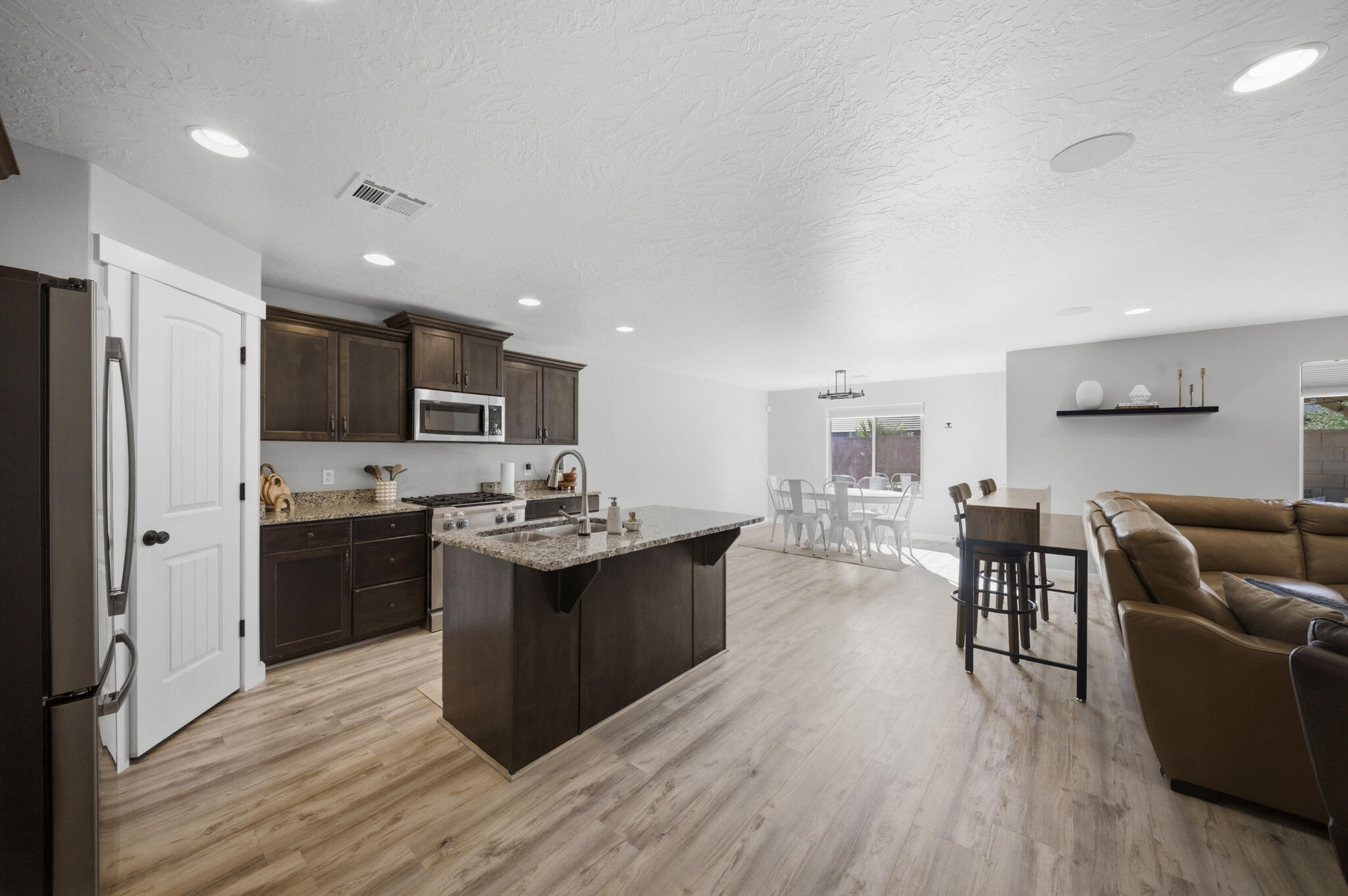 5907 Vega Way St. George, UT 84790 - Photo 11 of 32 DSC_0648