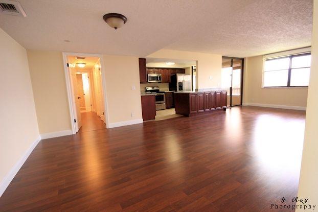 1648 Jupiter Cove Drive Jupiter, FL 33469 - Photo 8 of 21 Living room-kitchen