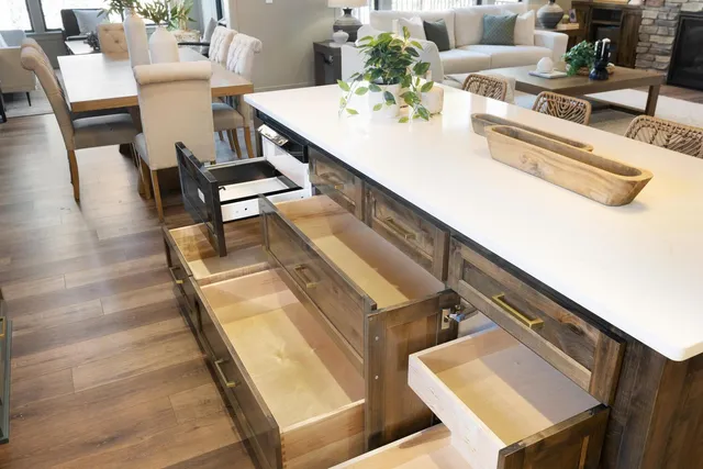 $1,150,000 | 9998 211th Court North, Forest Lake, MN 55025