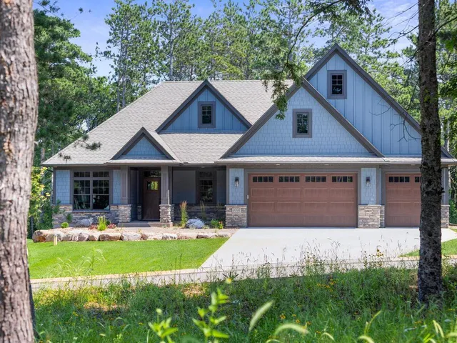 $1,150,000 | 9998 211th Court North, Forest Lake, MN 55025