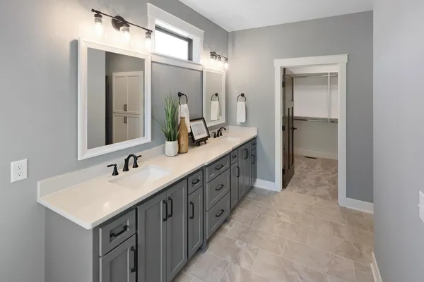 $1,150,000 | 9998 211th Court North, Forest Lake, MN 55025