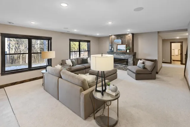 $1,150,000 | 9998 211th Court North, Forest Lake, MN 55025