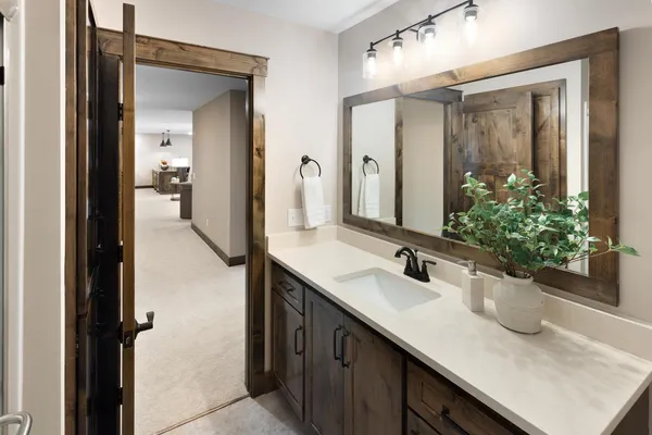 $1,150,000 | 9998 211th Court North, Forest Lake, MN 55025