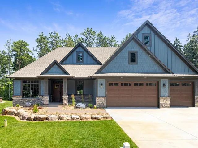 $1,150,000 | 9998 211th Court North, Forest Lake, MN 55025