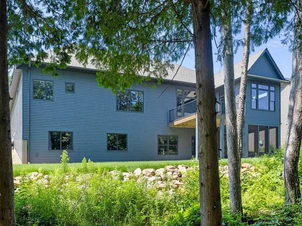 $1,150,000 | 9998 211th Court North, Forest Lake, MN 55025