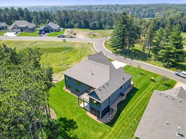 $1,150,000 | 9998 211th Court North, Forest Lake, MN 55025