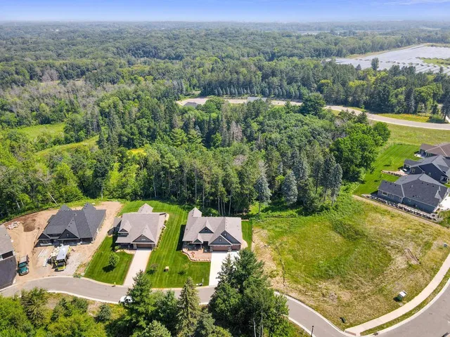 $1,150,000 | 9998 211th Court North, Forest Lake, MN 55025