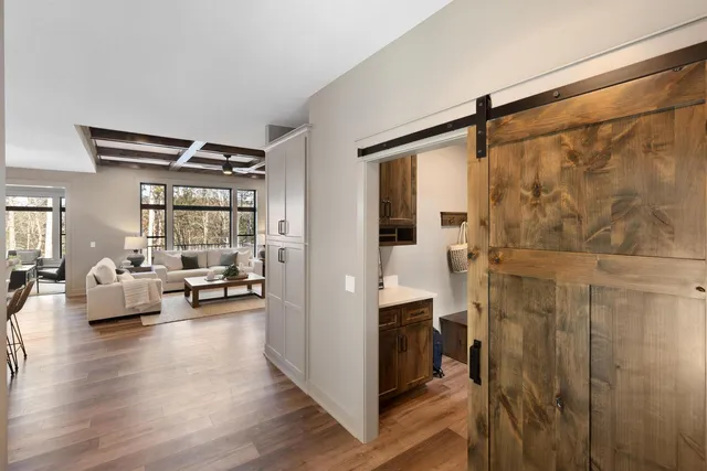 $1,150,000 | 9998 211th Court North, Forest Lake, MN 55025